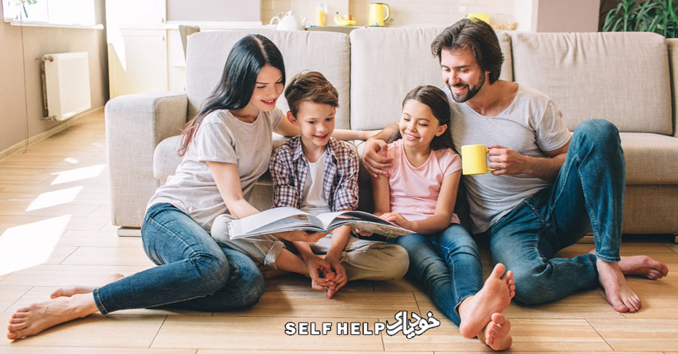 خانواده صمیمی و دور هم